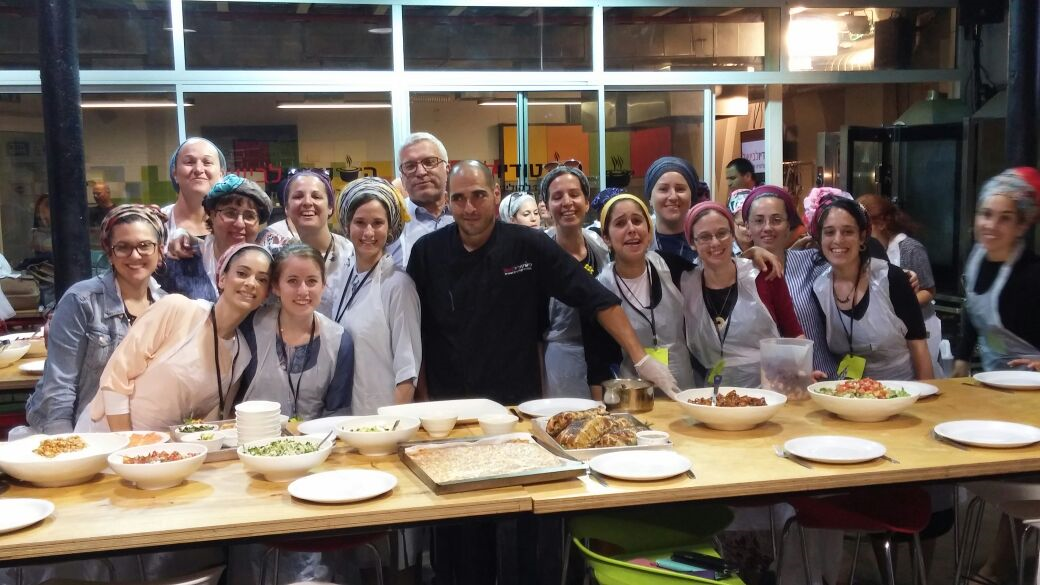 k_masterchefbaminadav הצוות של עמינדב בפעילות מאסטר שף