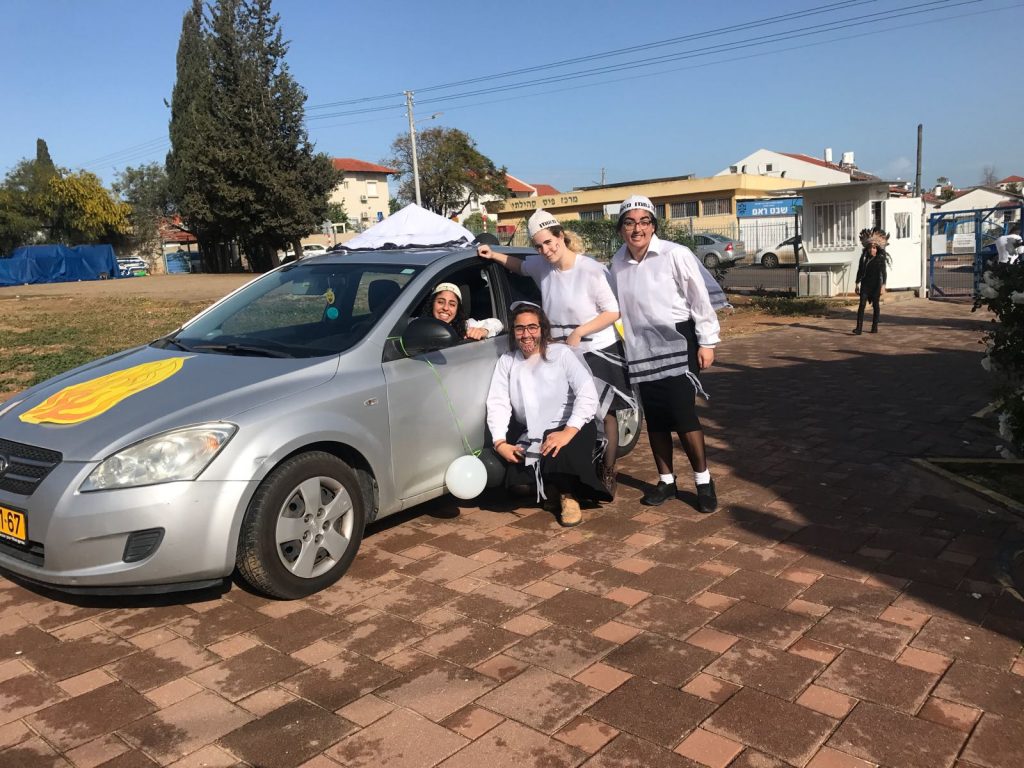 בנות השירות של ממ"ד אפרתי בתחפושת מהממת לפורים