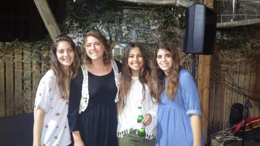 בנות השירות של משפחתון אור שמחה